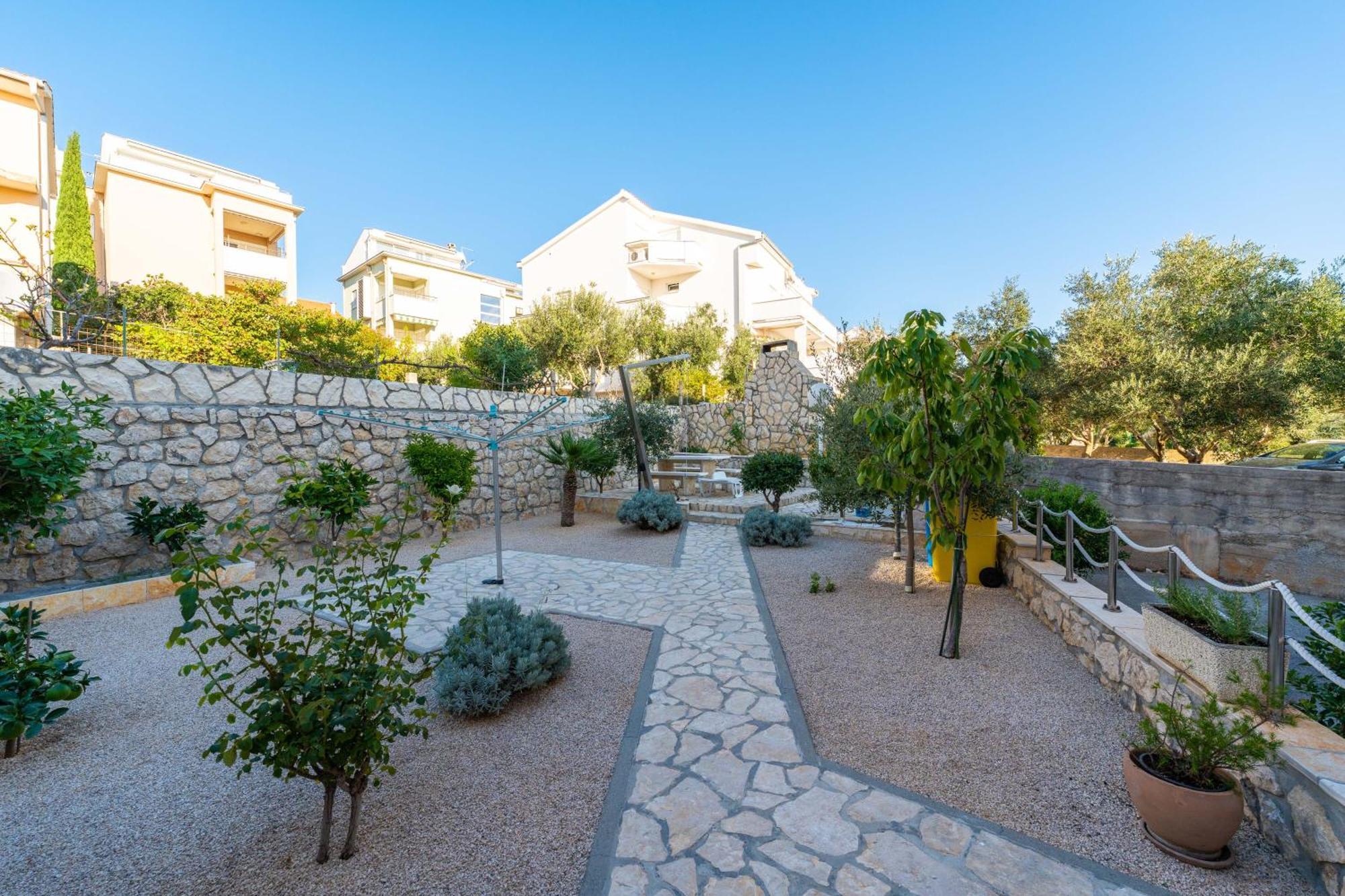Apartments Cvetka Novalja Εξωτερικό φωτογραφία