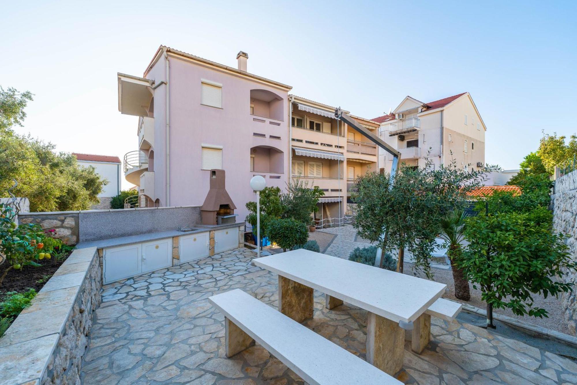 Apartments Cvetka Novalja Εξωτερικό φωτογραφία