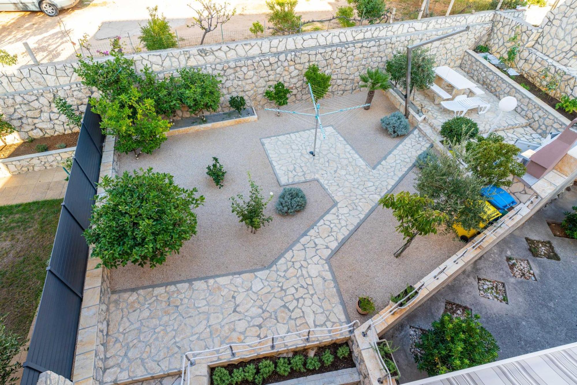 Apartments Cvetka Novalja Εξωτερικό φωτογραφία