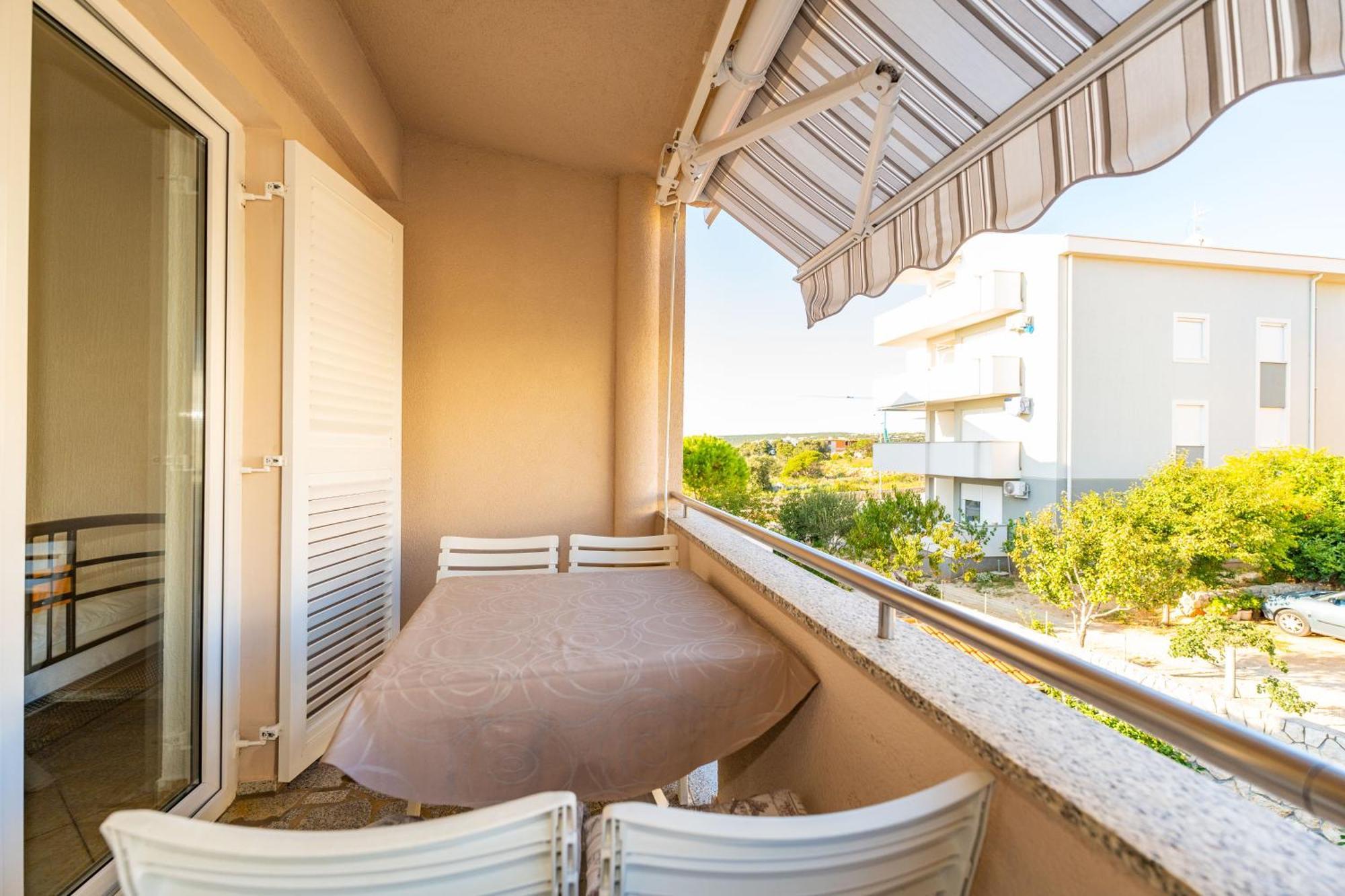 Apartments Cvetka Novalja Εξωτερικό φωτογραφία