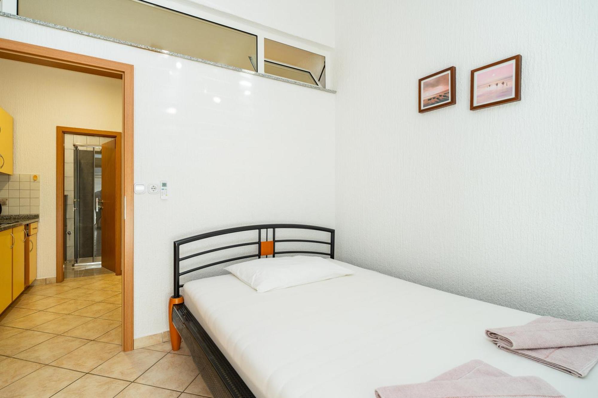 Apartments Cvetka Novalja Εξωτερικό φωτογραφία